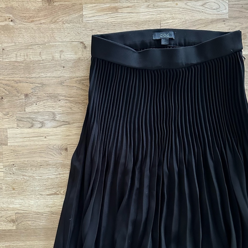 COS Black Pleated Midi Skirt